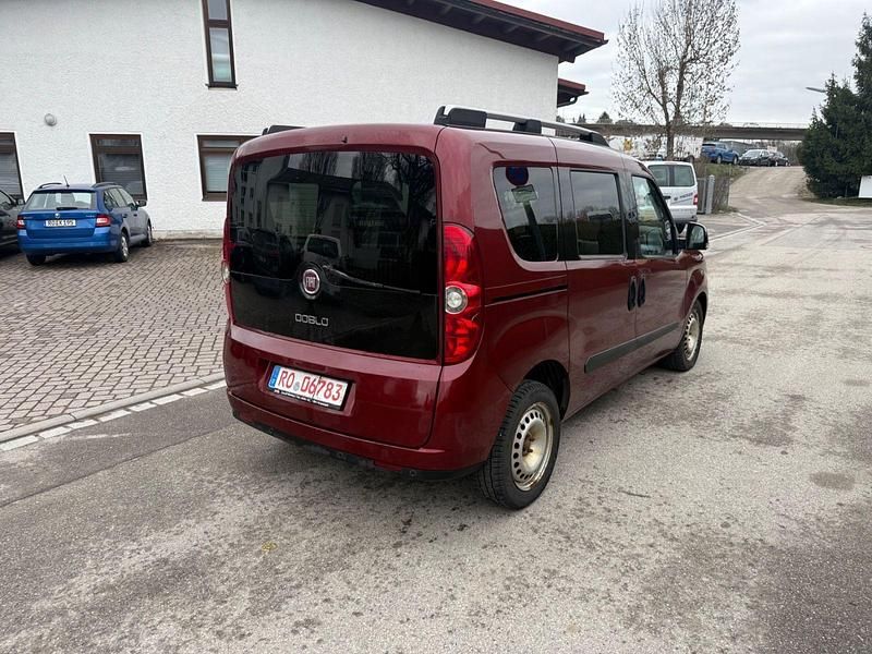 Gebraucht Fiat Doblò 135 PS (99 kW) 2015 Rot Van / Kleinbus