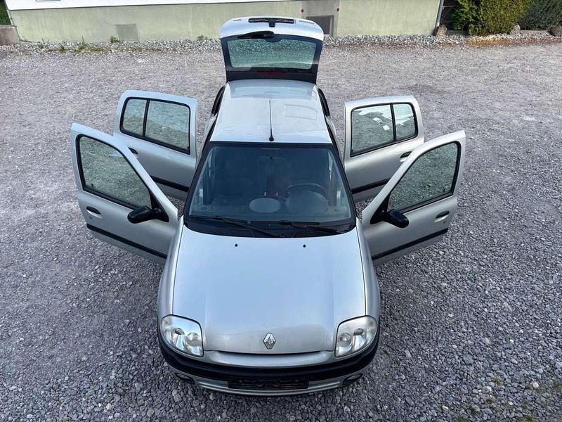 Silber Gebraucht 1999 Renault Clio II Authentique Kleinwagen | 1.490 € (Fairer Preis) - Bild 1/4
