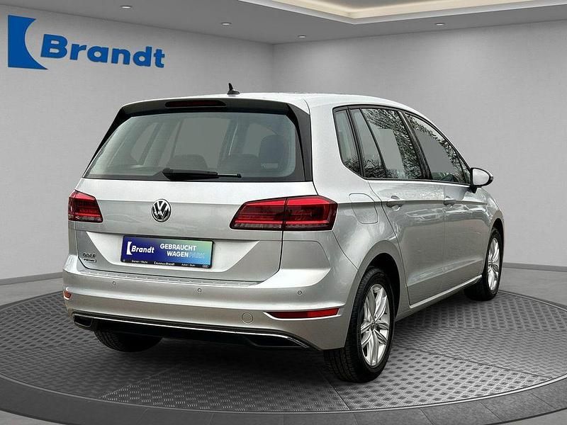Gebraucht VW Golf Sportsvan Comfortline 110 PS (80 kW) 2018 Silber Van / Kleinbus