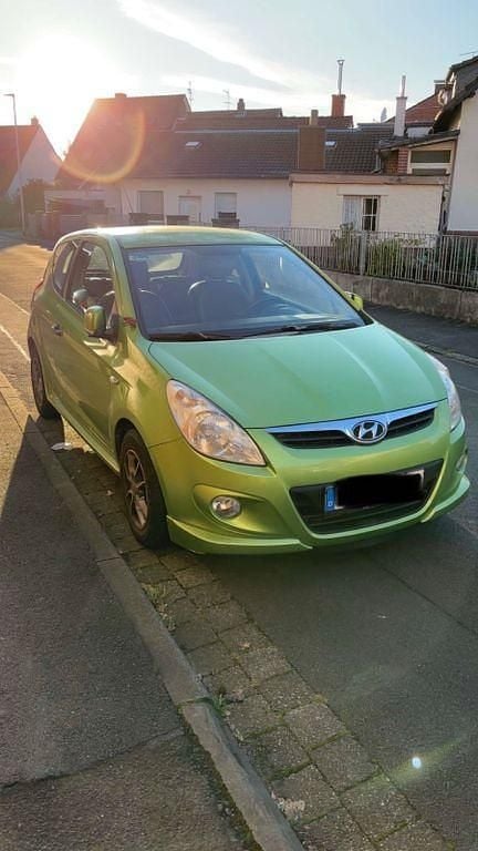 Gebraucht Hyundai i20 Classic 77 PS (56 kW) 2010 Grün Kleinwagen