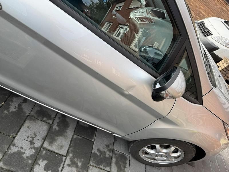 Gebraucht Ford Fiesta 2017 Grau Kleinwagen