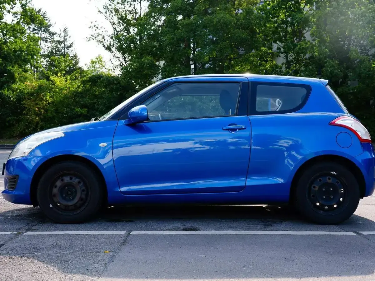 Gebraucht Suzuki Swift 94 PS (69 kW) 2012 Blau Kleinwagen