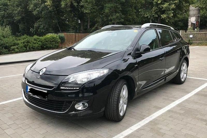 Schwarz Gebraucht 2012 Renault Mégane GrandTour Bose Edition Kombi | 3.200 € (Guter Preis) - Bild 1/4