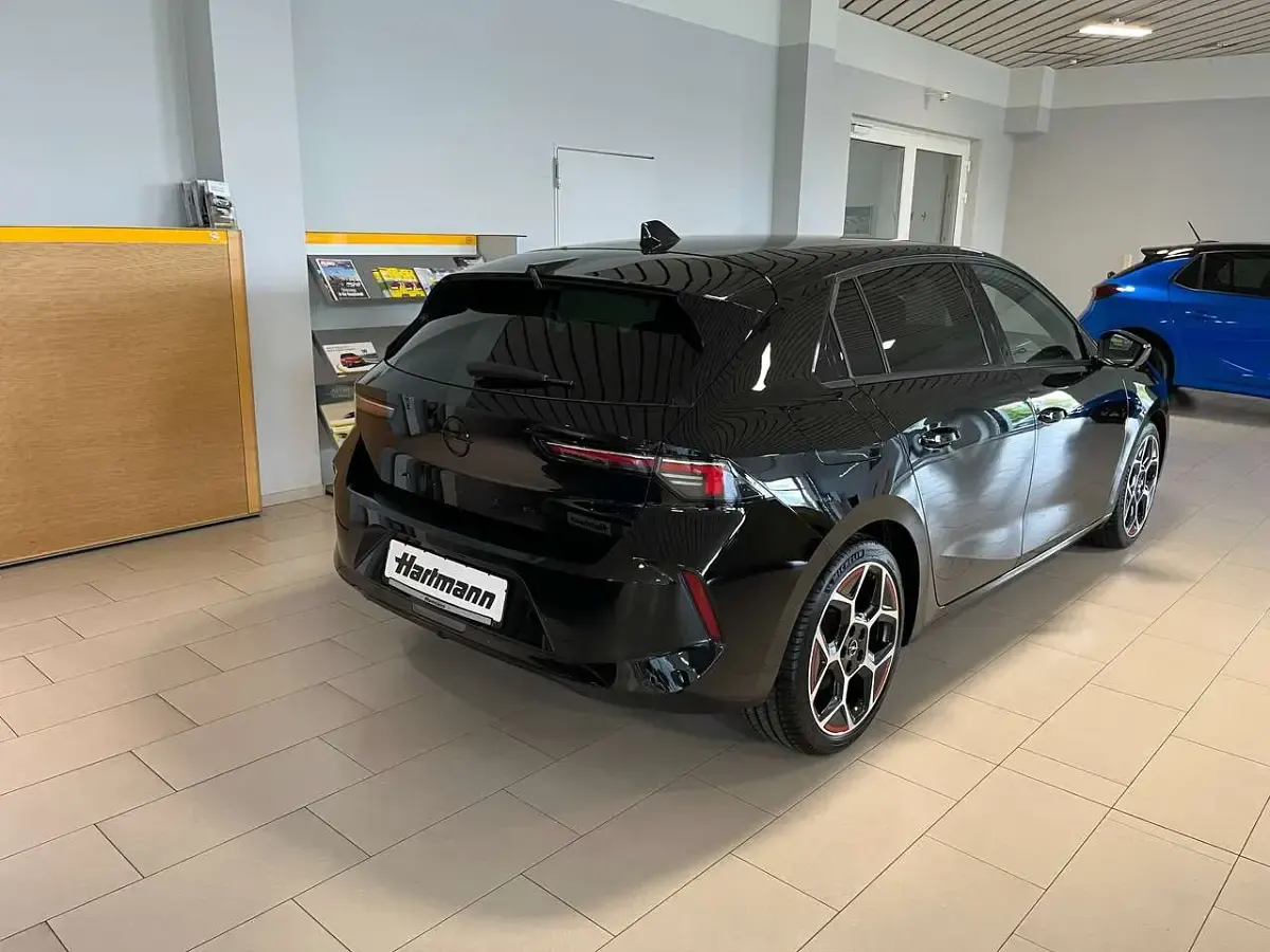 Gebraucht Opel Astra GS Line 131 PS (96 kW) 2023 Diamant schwarz/karbon schwarz Kleinwagen