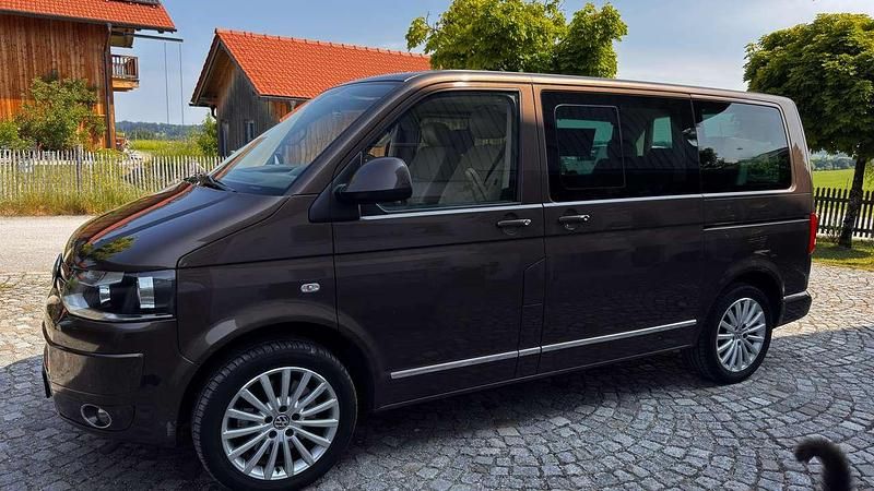 Gebraucht VW Multivan Highline 179 PS (131 kW) 2011 Braun Van