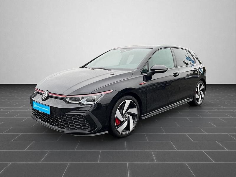 Deep black perleffekt (metallic) Gebraucht 2022 VW Golf VIII GTI Limousine | 26.995 € (Fairer Preis) - Bild 1/4