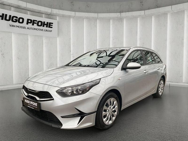 Gebraucht Kia Ceed Vision 101 PS (74 kW) 2023 Silber Kleinwagen