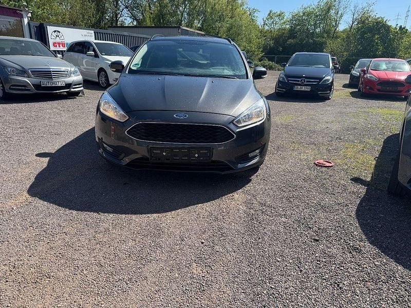 Gebraucht Ford Focus 125 PS (91 kW) 2018 Grau Limousine