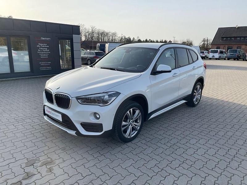 Gebraucht BMW X1 Sport Line 150 PS (110 kW) 2017 Mineralweiss metallic SUV