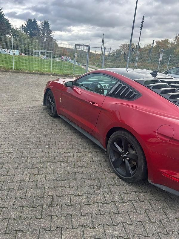 Gebraucht Ford Mustang GT 317 PS (233 kW) 2023 Rot Coupé