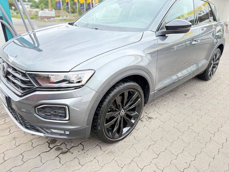 Grau Gebraucht 2021 VW T-Roc Sport SUV | 20.100 € - Bild 1/4