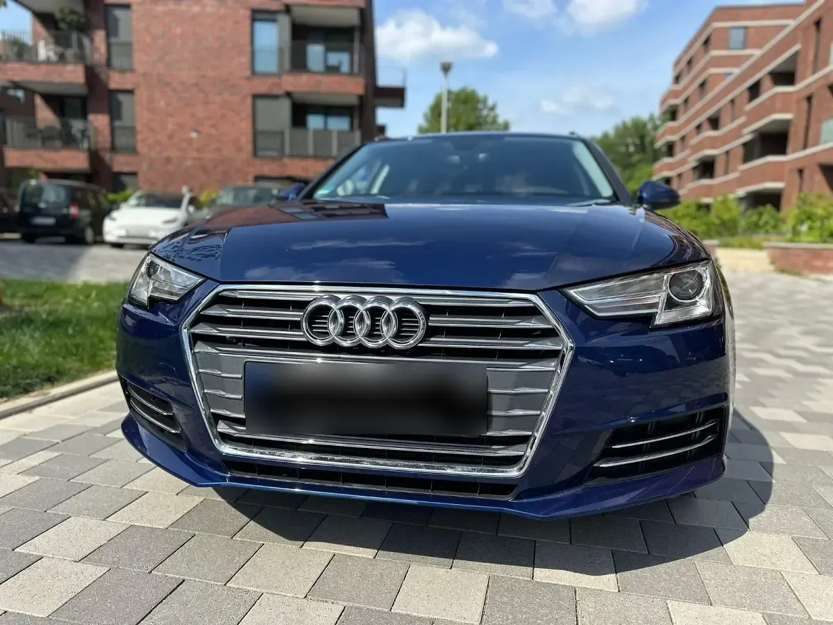 Gebraucht Audi A4 Ambiente 190 PS (139 kW) 2016 Blau Kombi