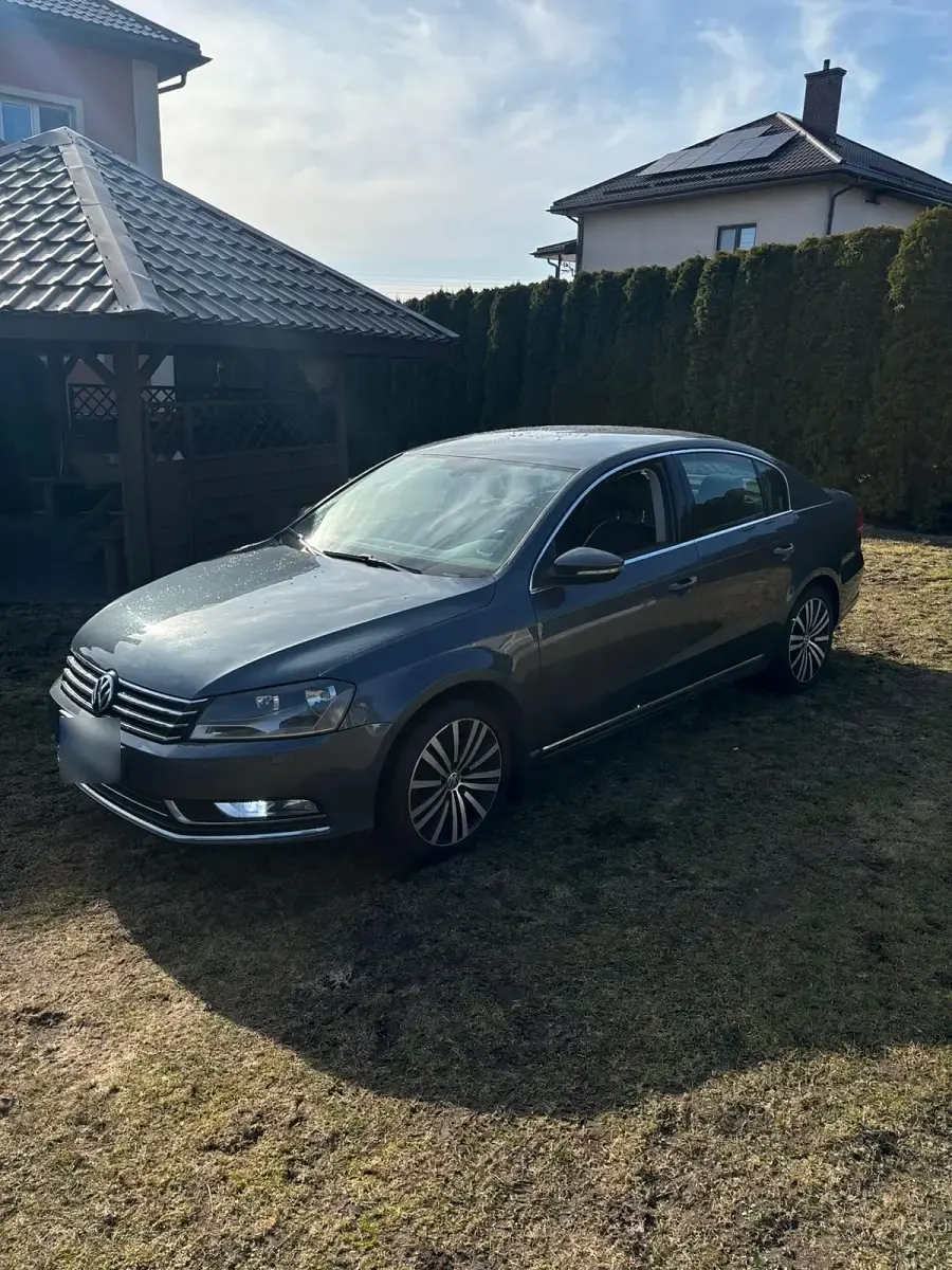 Gebraucht VW Passat 160 PS (117 kW) 2012 Blau Limousine
