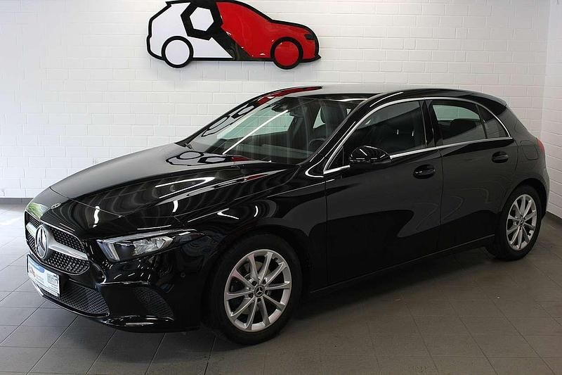 Nachtschwarz Gebraucht 2019 Mercedes A200 Progressive Limousine | 16.990 € (Fairer Preis) - Bild 1/4