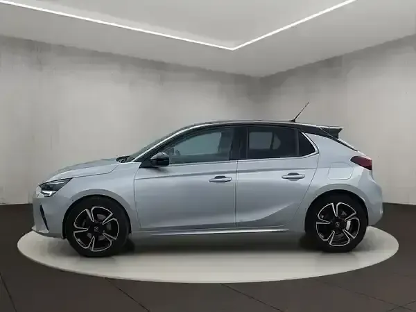 Używany Opel Corsa Elegance 101 KM (74 kW) 2022 Srebrny Hatchback