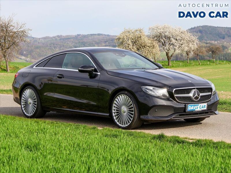 Schwarz Gebraucht 2019 Mercedes E400 Avantgarde Limousine | 27.620 € (Fairer Preis) - Bild 1/4