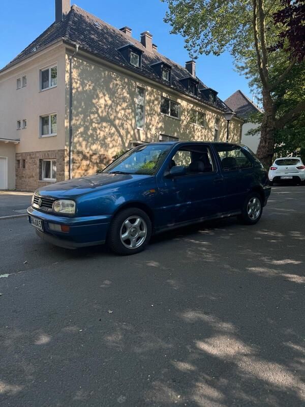 Blau Gebraucht 1997 VW Golf III Edition Limousine | 1.600 € - Bild 1/4