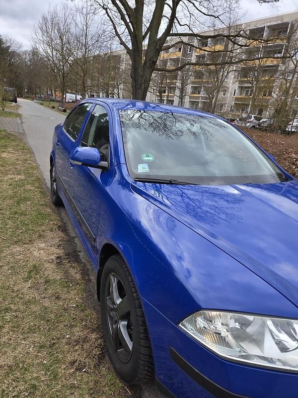 Używany Skoda Octavia 102 KM (75 kW) 2004 Niebieski Sedan/Limuzyna