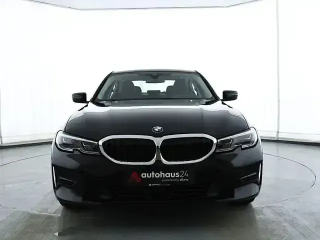 Gebraucht BMW 318 Advantage 150 PS (110 kW) 2021 Schwarz Limousine