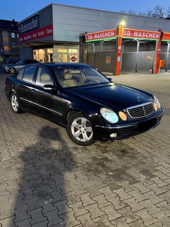 Gebraucht Mercedes E320 Avantgarde 224 PS (164 kW) 2003 Schwarz Limousine