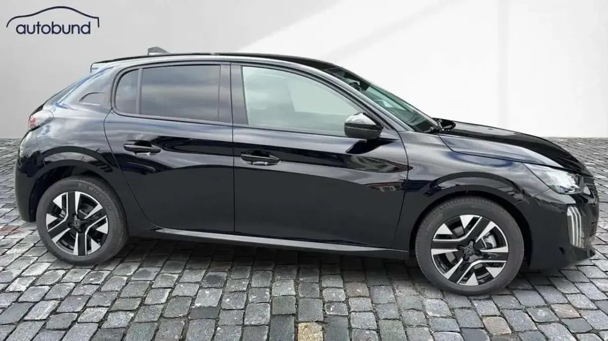 Neu Peugeot 208 Allure 110 PS (80 kW) 2025 Schwarz / perlaneraschwarz Kleinwagen