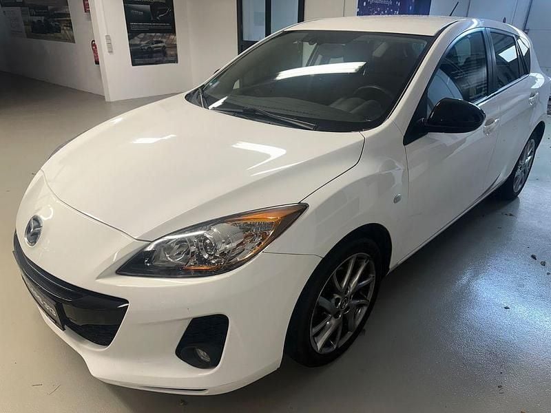 Weiß Gebraucht 2013 Mazda 3 Kenko Limousine | 8.990 € (Fairer Preis) - Bild 1/4