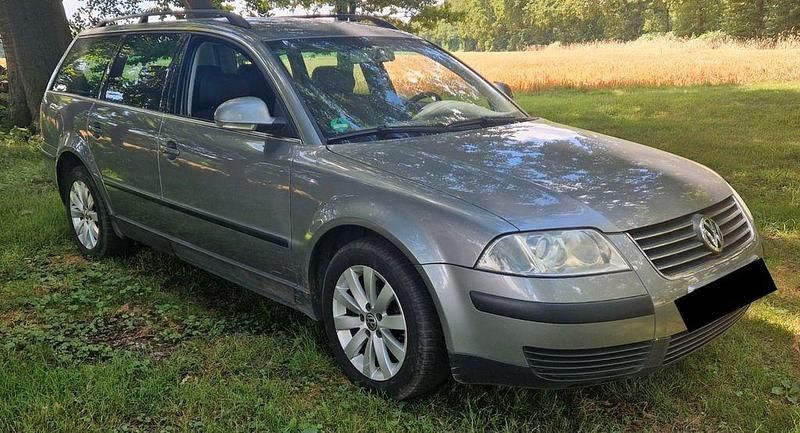 Grau Gebraucht 2004 VW Passat Kombi | 850 € (Superpreis) - Bild 1/4