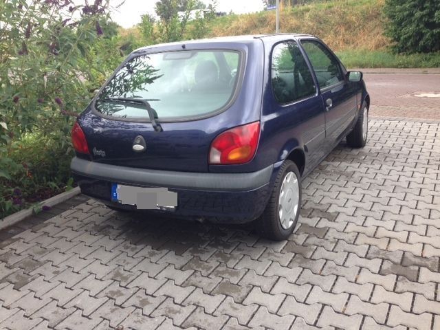 Gebraucht Ford Fiesta 82 PS (60 kW) 2001 Blau metallic Kleinwagen