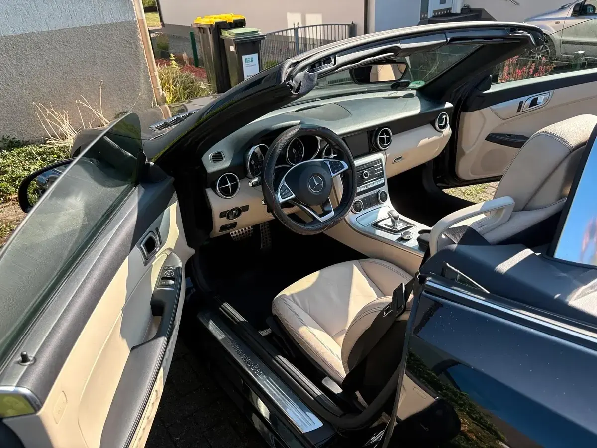 Gebraucht Mercedes SLC250 204 PS (150 kW) 2016 Schwarz Cabrio