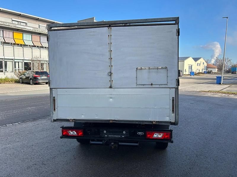 Gebraucht Ford Transit 177 PS (130 kW) 2018 Rot Limousine