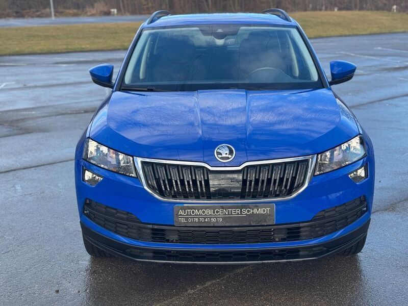Blau Gebraucht 2021 Skoda Karoq Ambition SUV | 22.990 € (Superpreis) - Bild 1/4