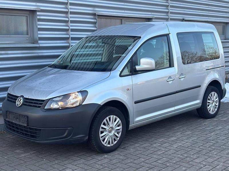 Silber Gebraucht 2014 VW Caddy Trendline Van / Kleinbus | 6.790 € (Guter Preis) - Bild 1/4