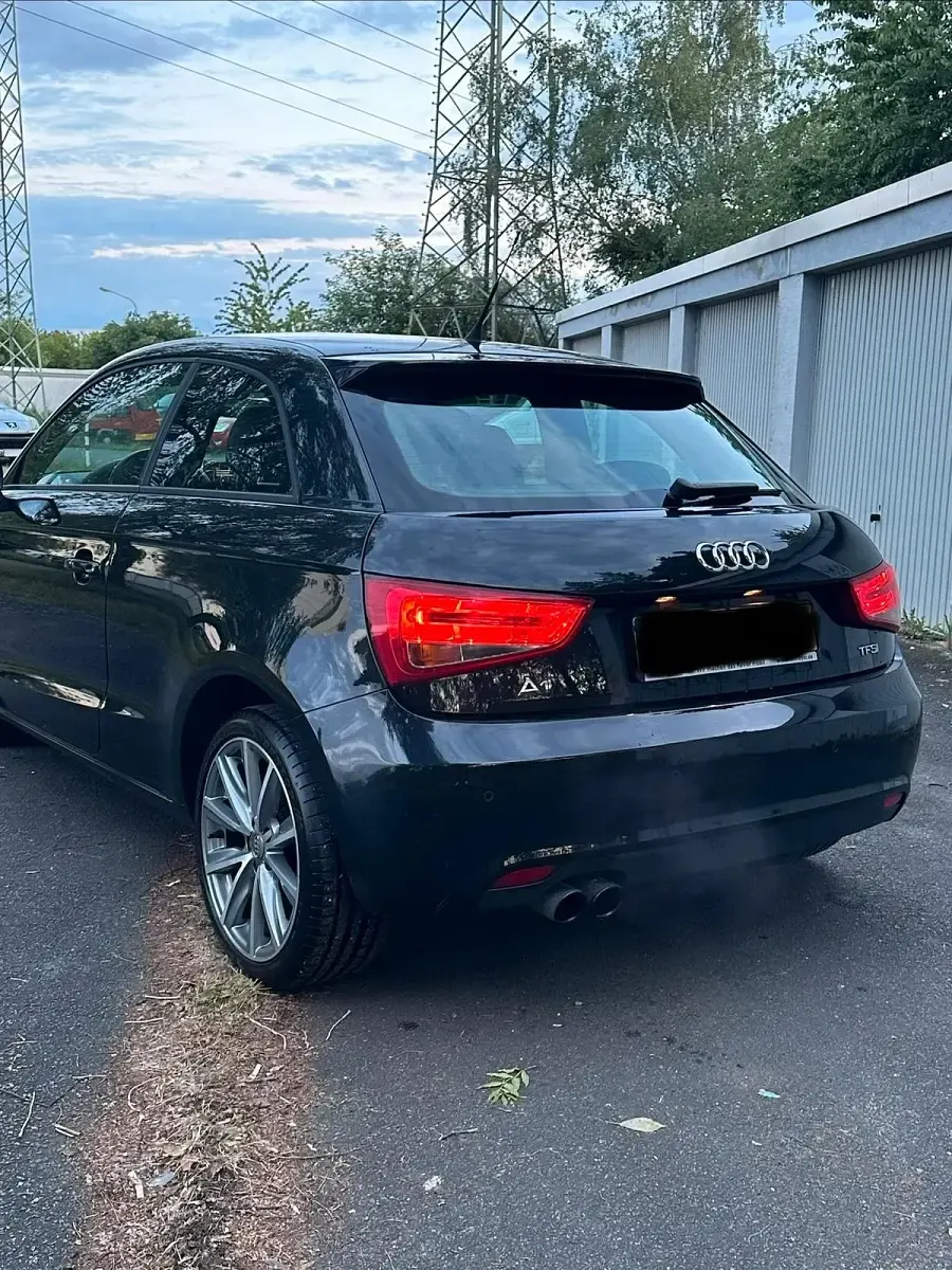 Używany Audi A1 122 KM (89 kW) 2010 Czarny Hatchback