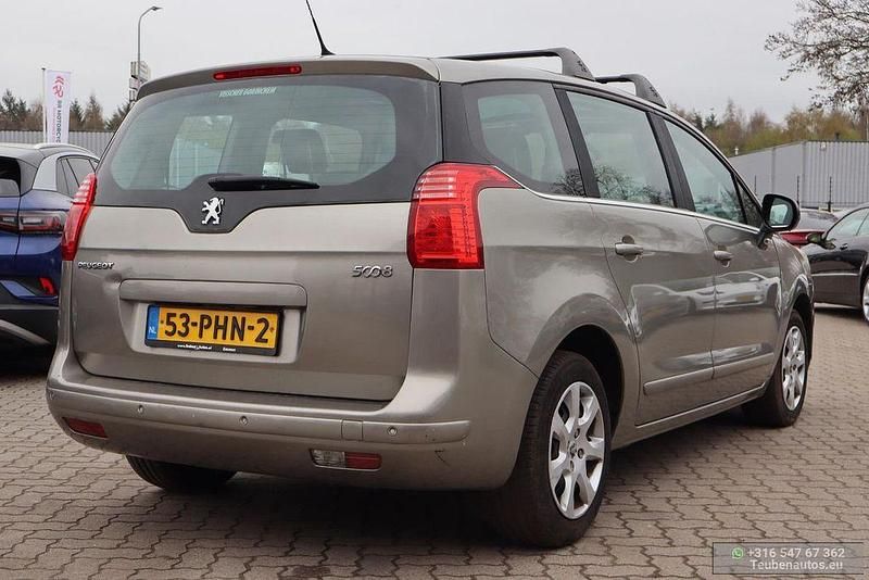 Gebraucht Peugeot 5008 120 PS (88 kW) 2011 Grau Van / Kleinbus