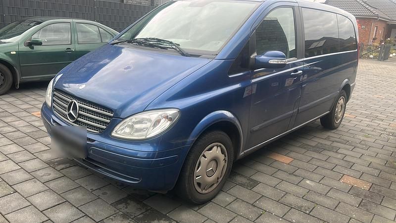 Blau Gebraucht 2005 Mercedes Viano Van / Kleinbus | 3.950 € (Superpreis) - Bild 1/4
