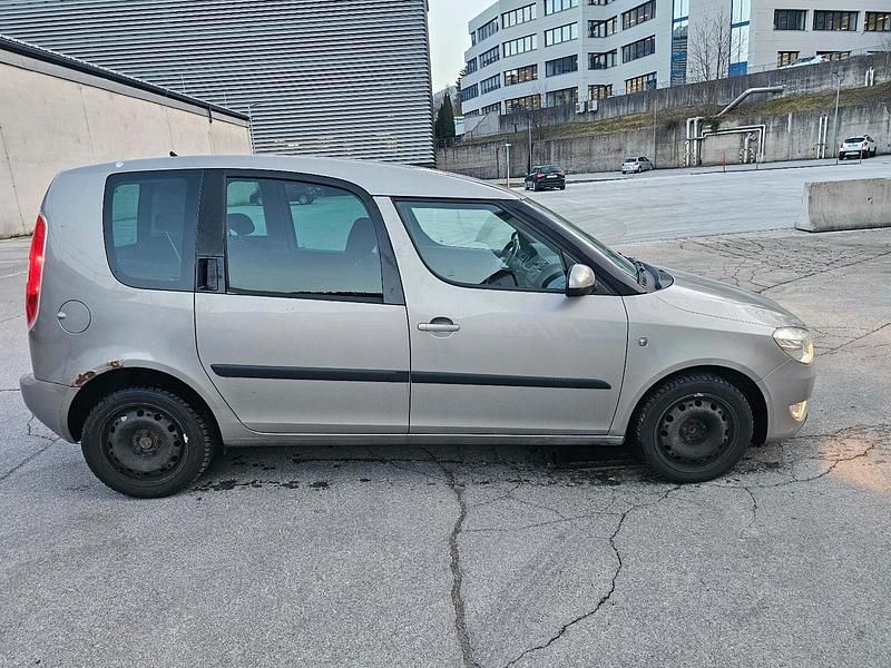 Gebraucht Skoda Roomster 82 PS (60 kW) 2012 Gold Van / Kleinbus