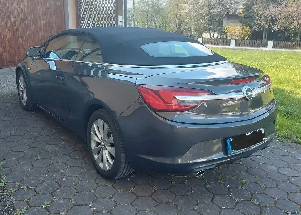 Gebraucht Opel Cascada Innovation 140 PS (102 kW) 2015 Braun Cabrio