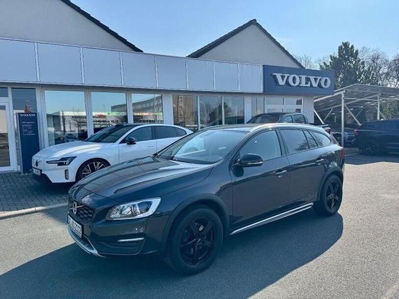 Gebraucht Volvo V60 CC Summum 150 PS (110 kW) 2016 Grau Kombi