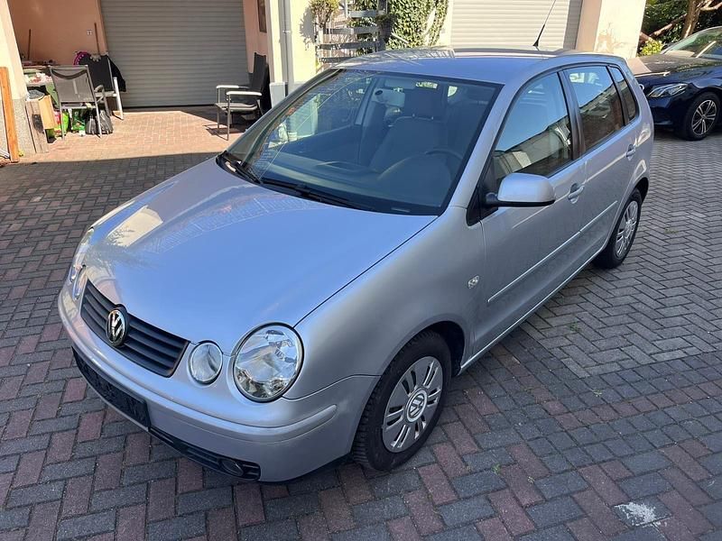 Silber Gebraucht 2003 VW Polo Comfortline Kleinwagen | 2.997 € (Fairer Preis) - Bild 1/4