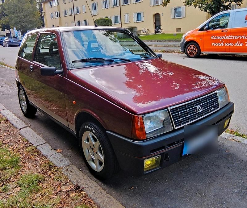 Rot Gebraucht 1985 Lancia Beta Kleinwagen | 10.000 € - Bild 1/4