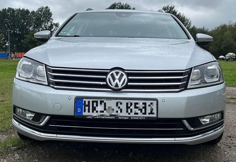 Silber Gebraucht 2013 VW Passat Highline Kombi | 8.000 € (Guter Preis) - Bild 1/4