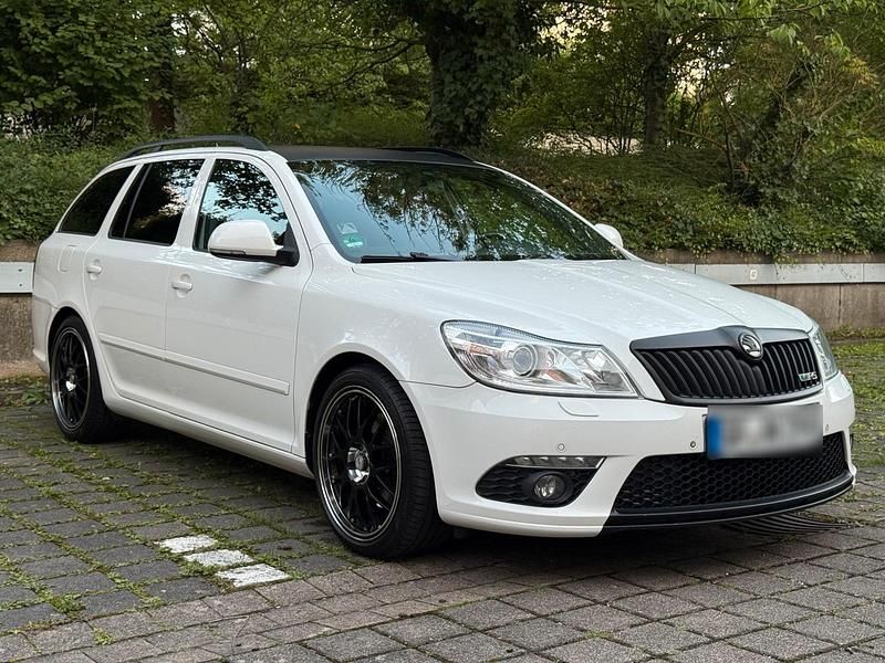 Gebraucht Skoda Octavia vRS 200 PS (147 kW) 2011 Weiß Kombi