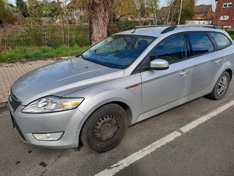 Gebraucht Ford Mondeo 140 PS (102 kW) 2010 Silber Kombi