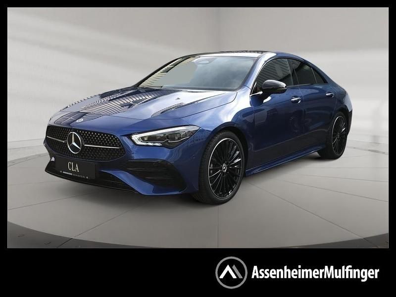 Blau metalliclack spektralbla Gebraucht 2025 Mercedes CLA180 AMG Limousine | 35.779 € (Fairer Preis) - Bild 1/4