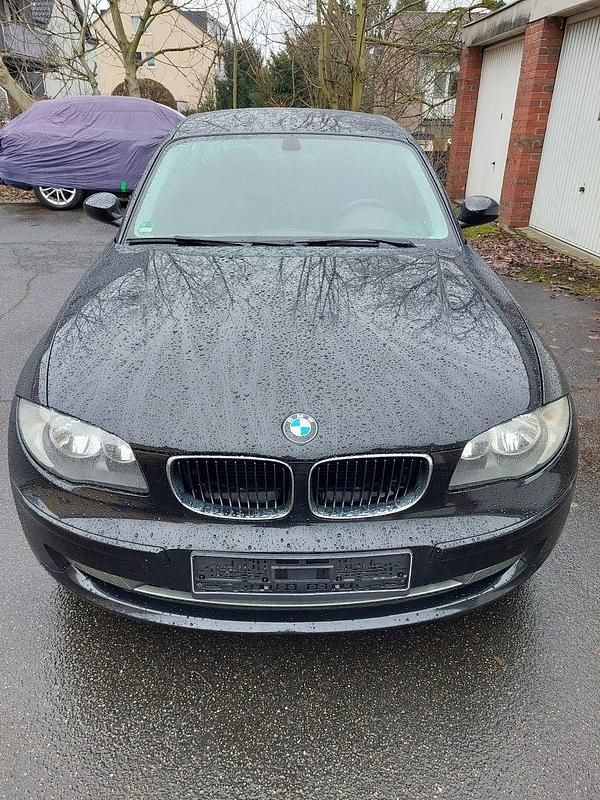 Gebraucht BMW 116 122 PS (89 kW) 2008 Schwarz Kleinwagen