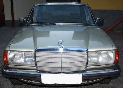 Gebraucht Mercedes E280 185 PS (136 kW) 1981 Grün metallic Limousine
