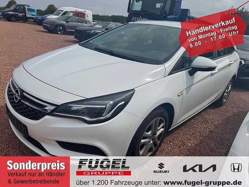 Schneeweiss/summitwhite/arctic Gebraucht 2017 Opel Astra Edition Limousine | 5.499 € (Superpreis) - Bild 1/4