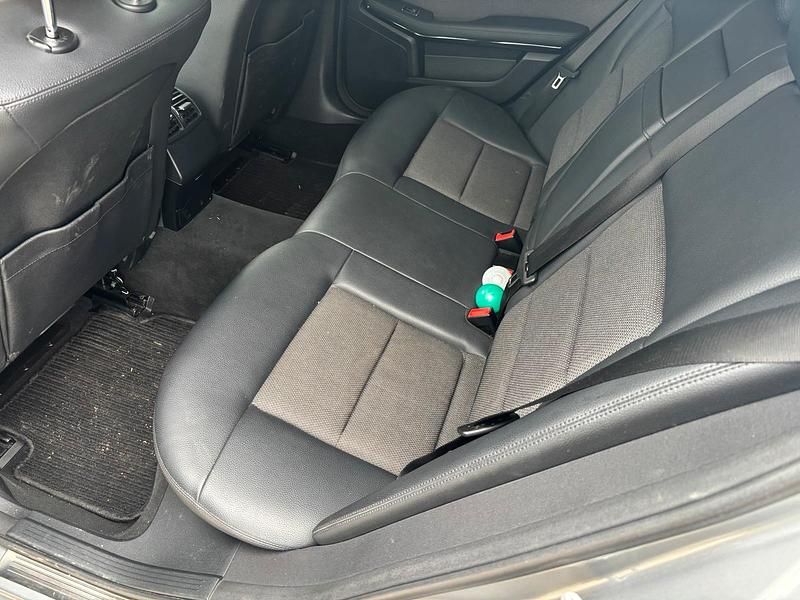 Gebraucht Mercedes E250 204 PS (150 kW) 2009 Grau Limousine