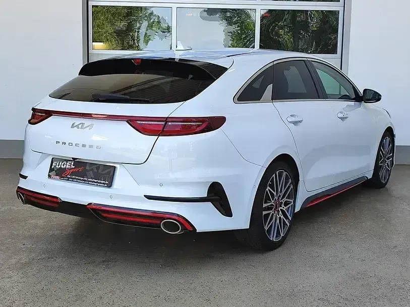 Gebraucht Kia ProCeed 204 PS (150 kW) 2022 Deluxeweiss met. Kombi