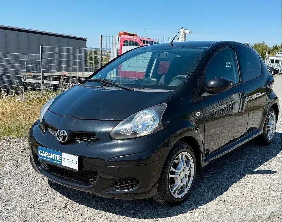 Gebraucht Toyota Aygo Limited 68 PS (50 kW) 2012 Schwarz Kleinwagen